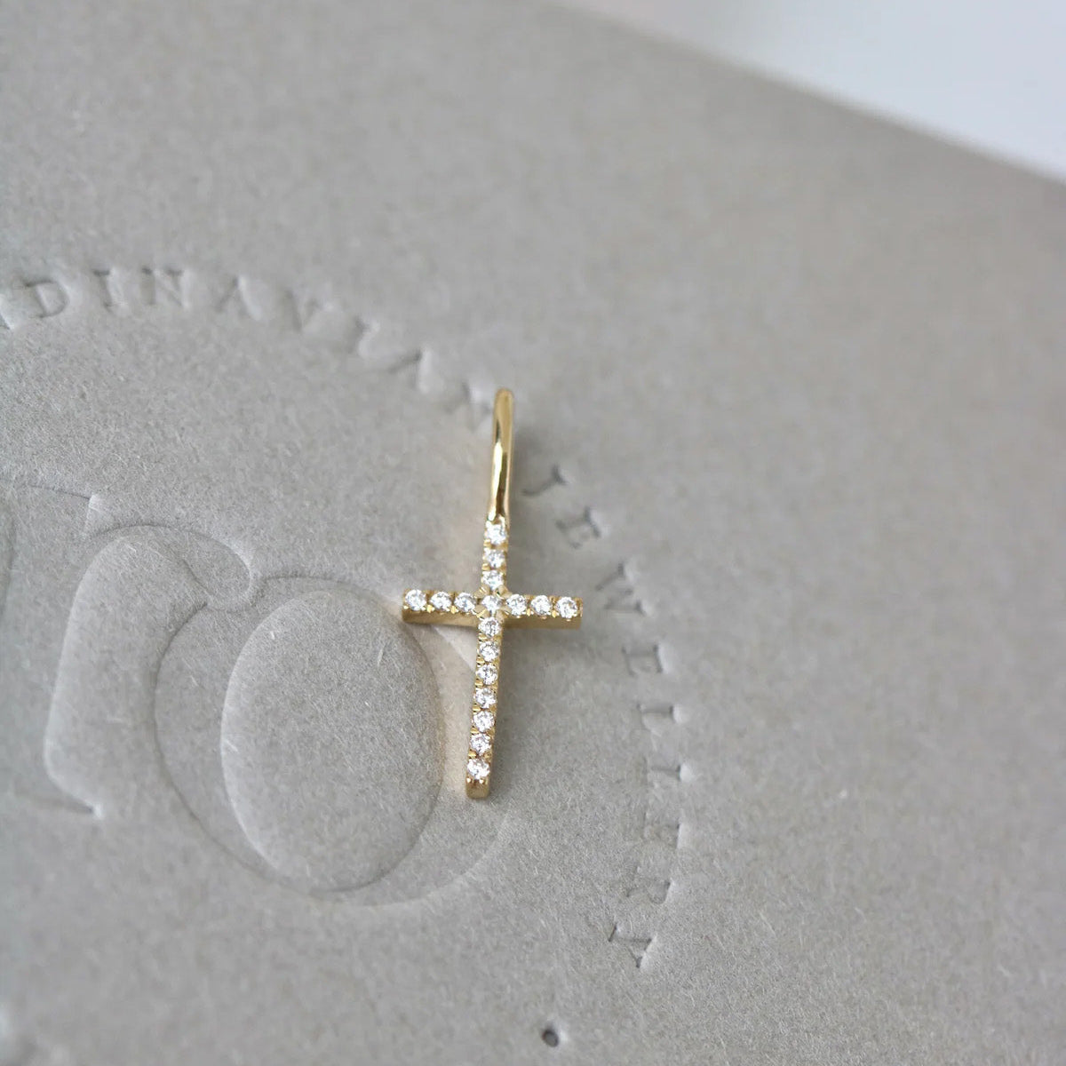 Symbols Kors Diamant vedhæng - 18kt Rødguld