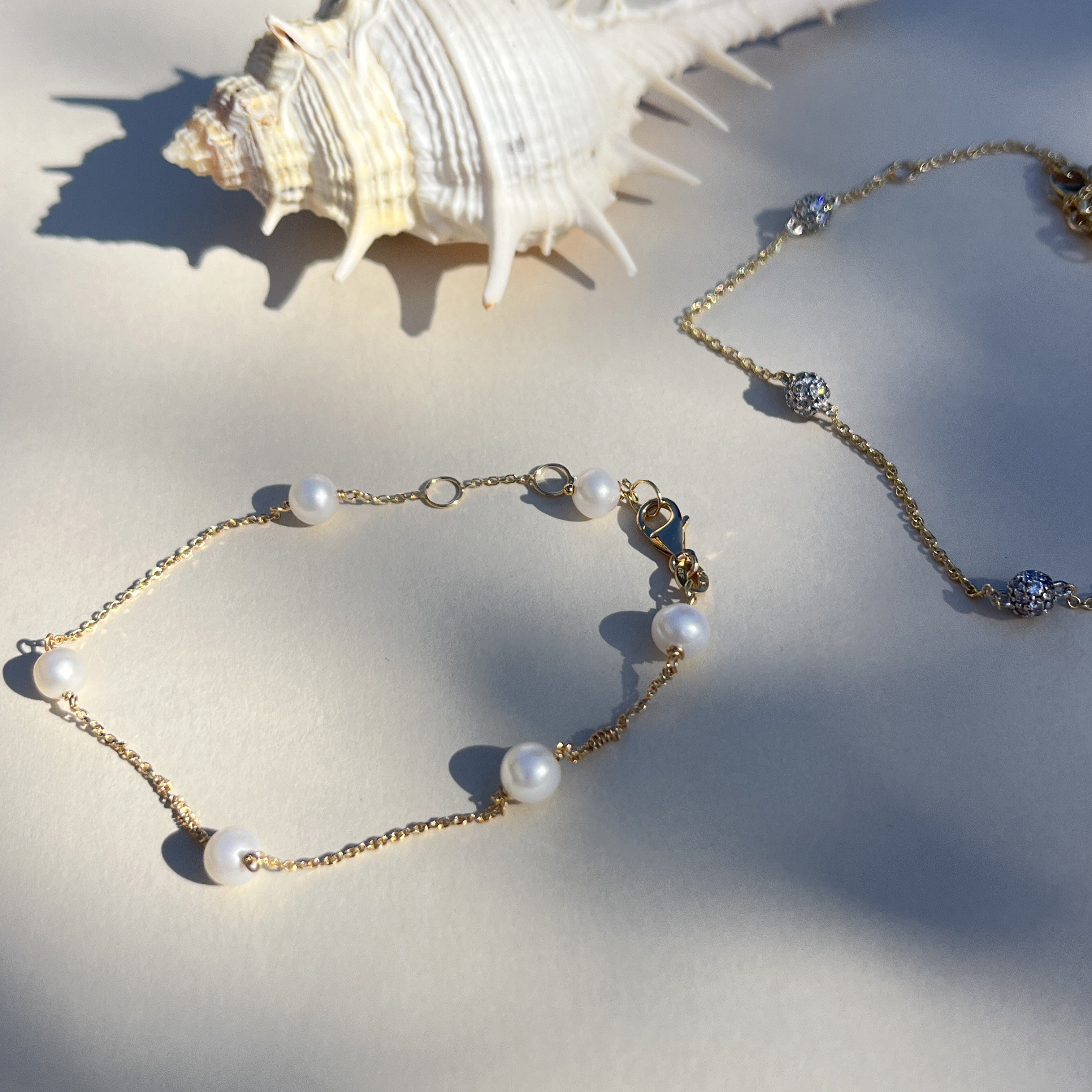 9 karat guldarmbånd med ferskavandsperler