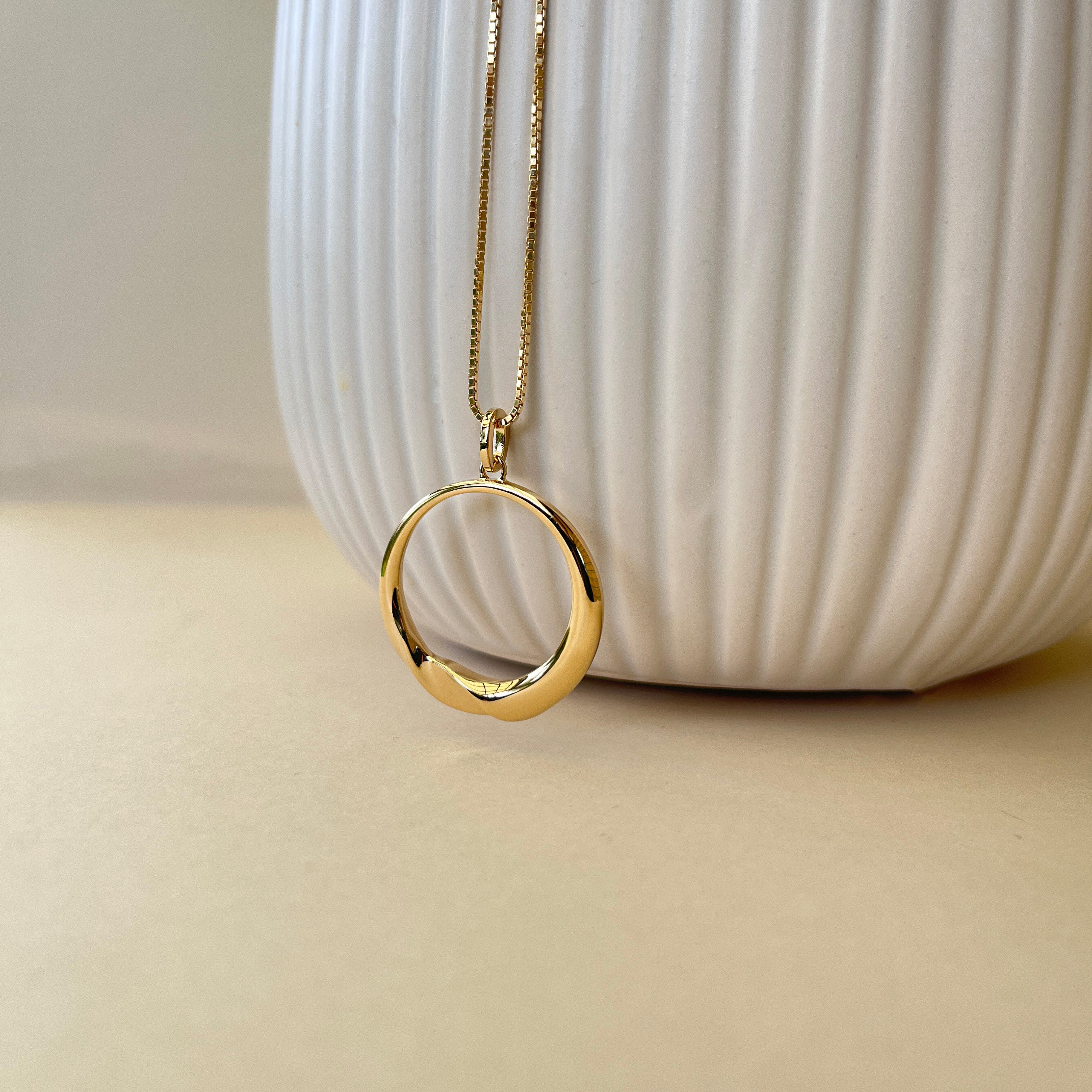 Forgyldt Cecilie Cirkel Halskæde