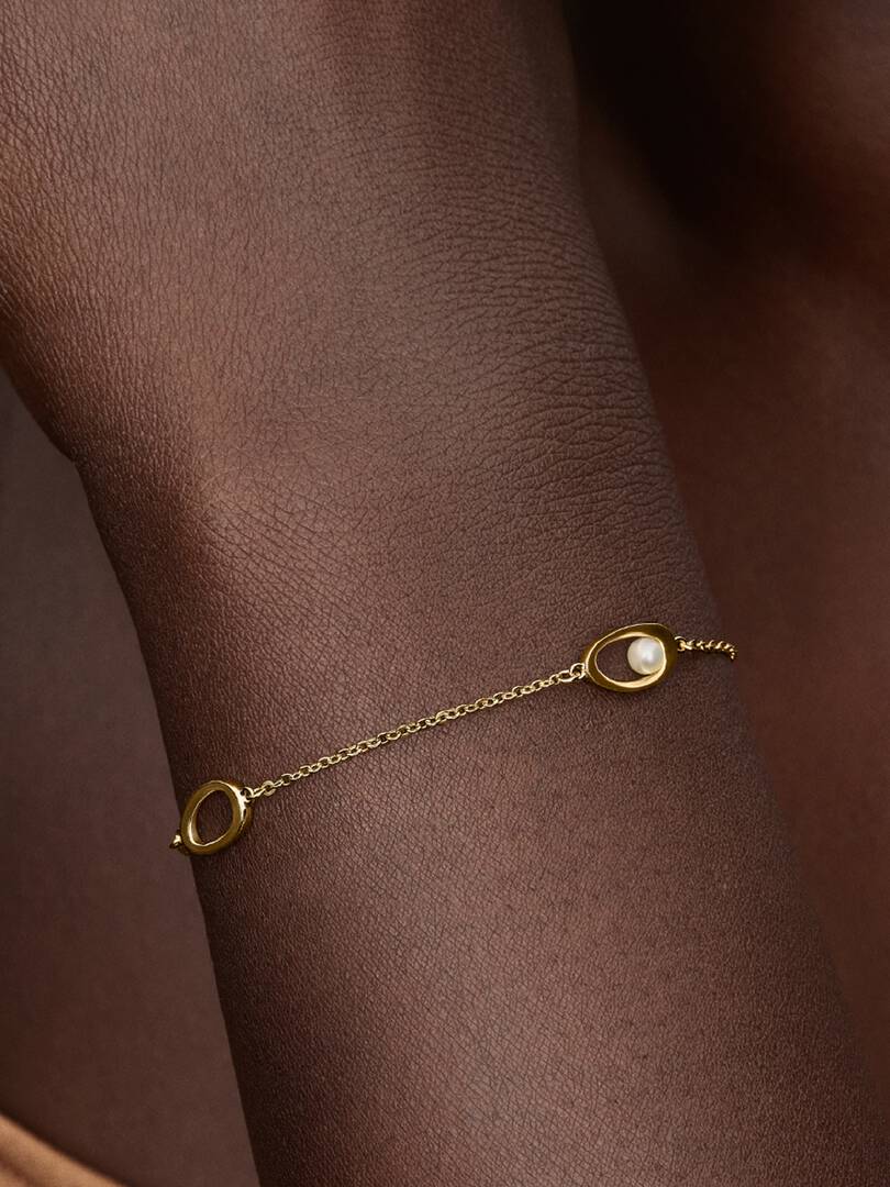 Organisk formet Oval & Behandlet Ferskvandskulturperle Armbånd