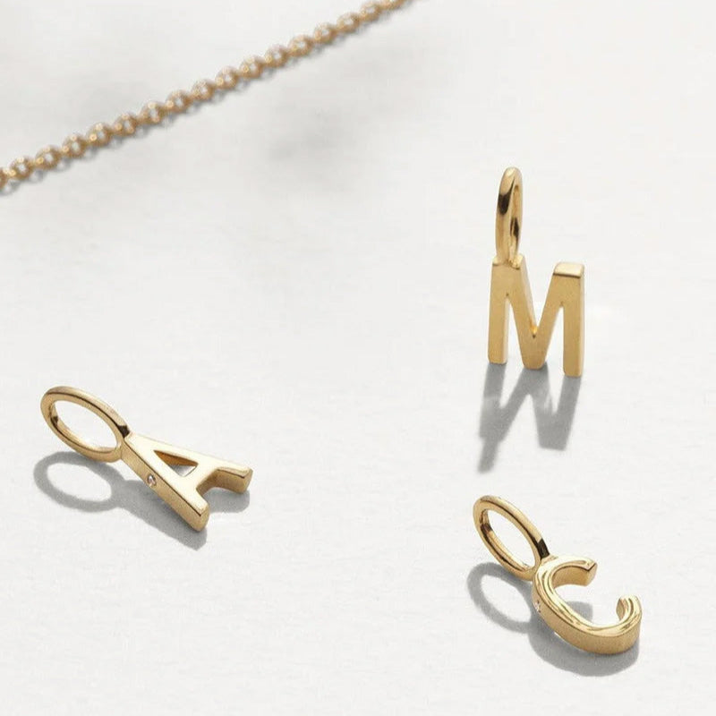 My M vedhæng - 18kt Rødguld