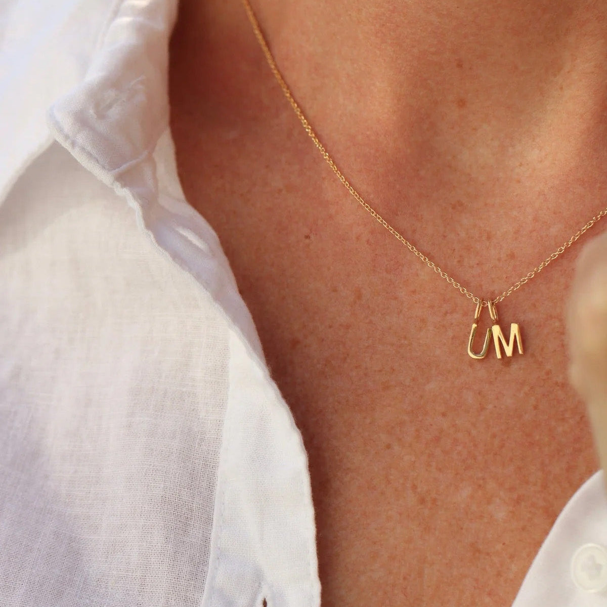 My M vedhæng - 18kt Rødguld