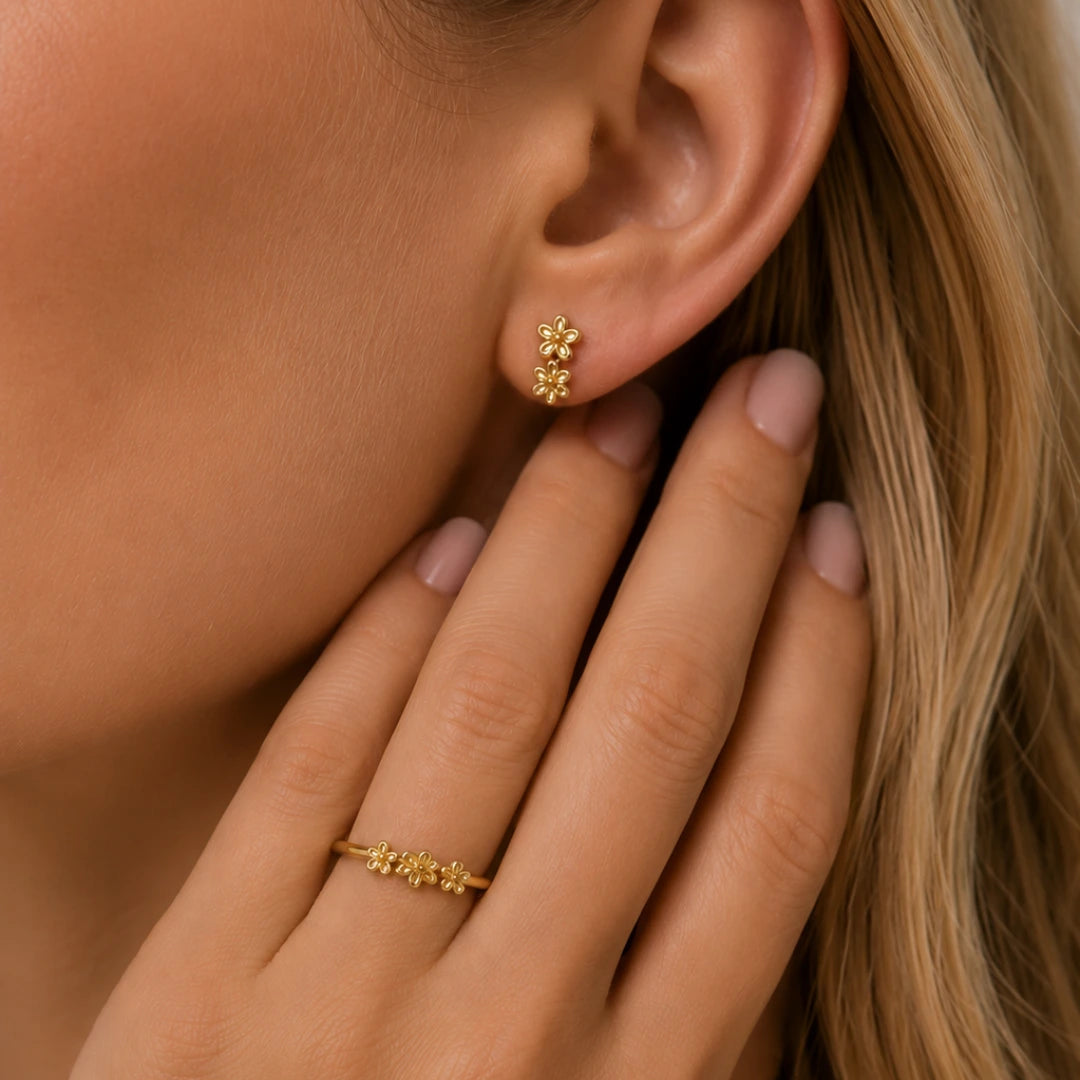 8 Karat Blomster Ørestikker