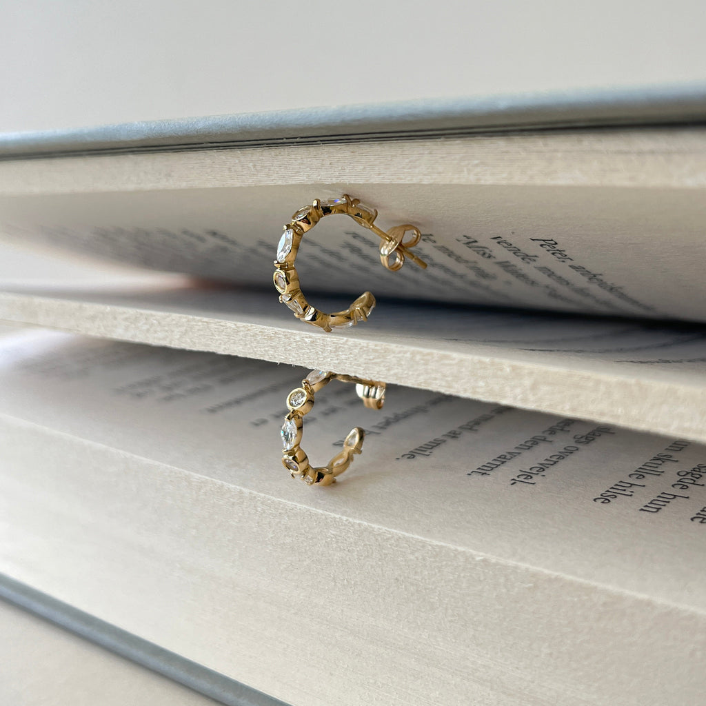 8 Karat Funklende Halv Creoler