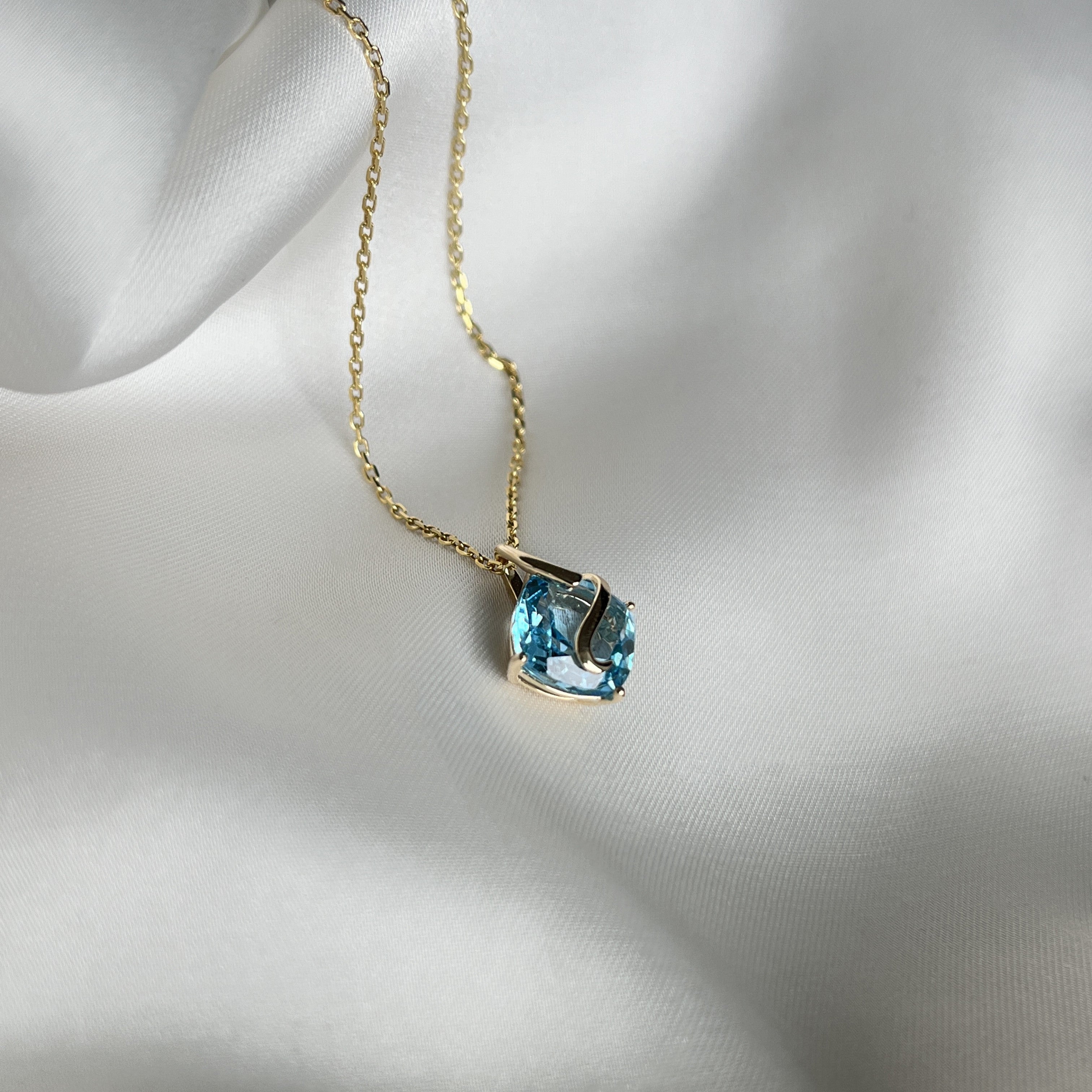 8 Karat Blue Skyline Halskæde