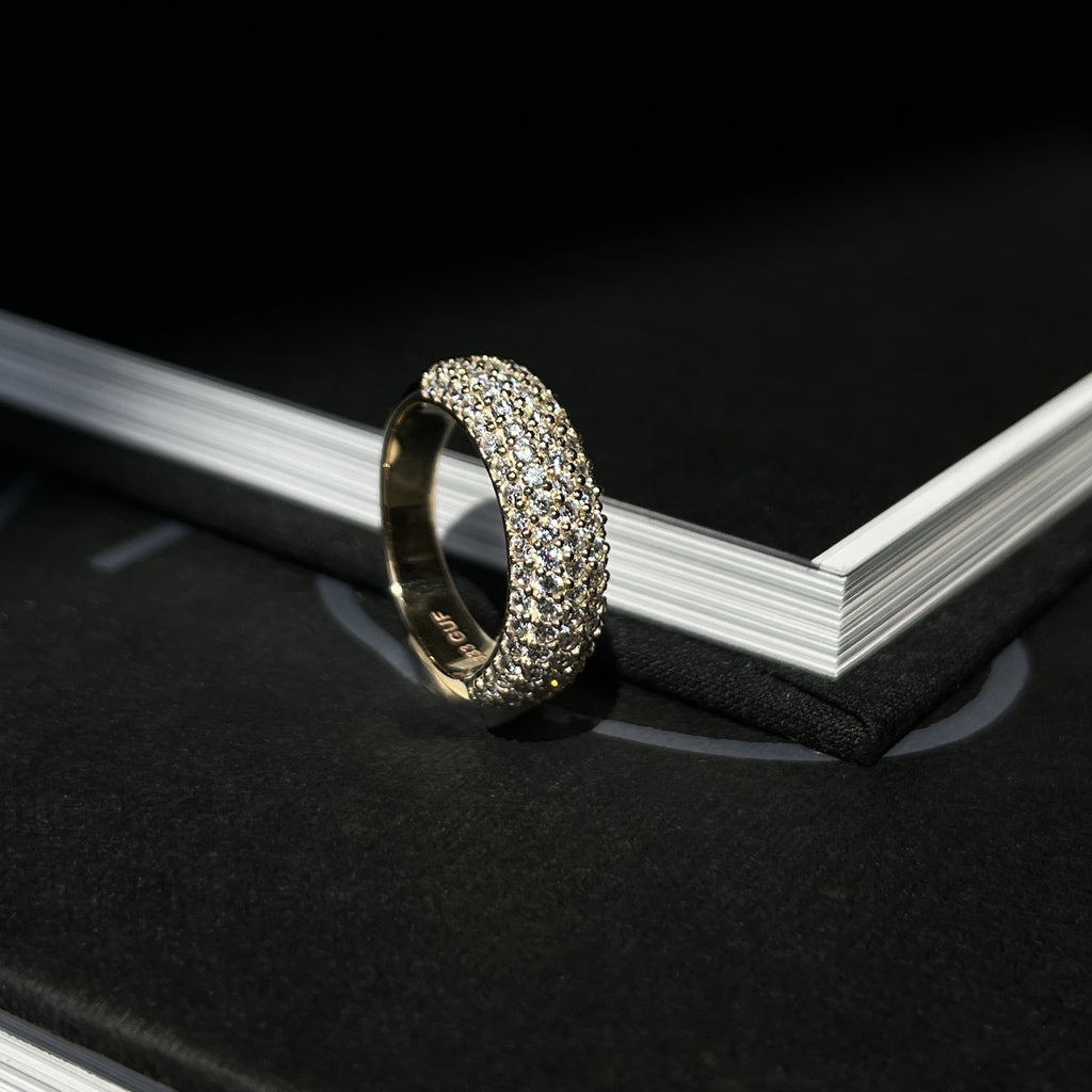 8 Karat Halo Glow Ring
