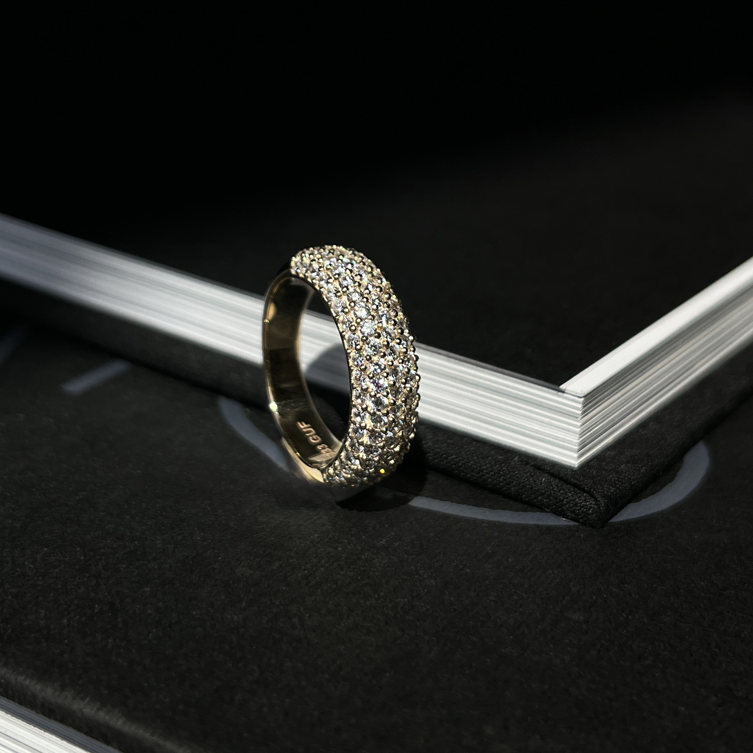 8 Karat Halo Glow Ring