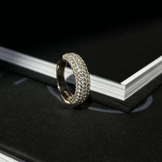 8 Karat Halo Glow Ring