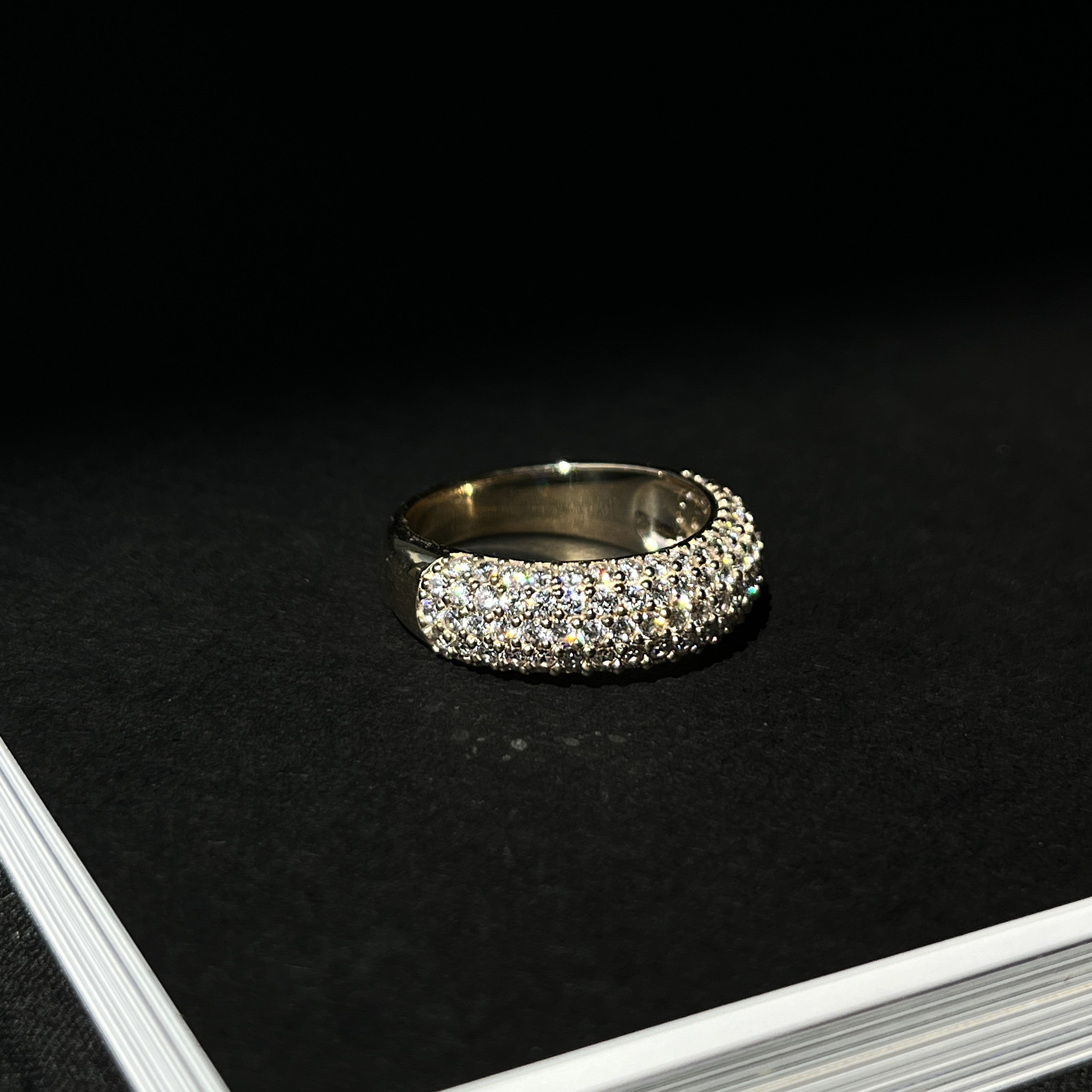 8 Karat Halo Glow Ring