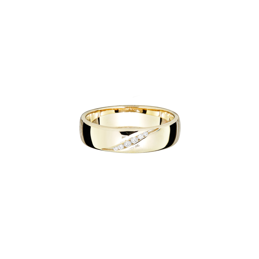 8 Karat Golden Bold Ring
