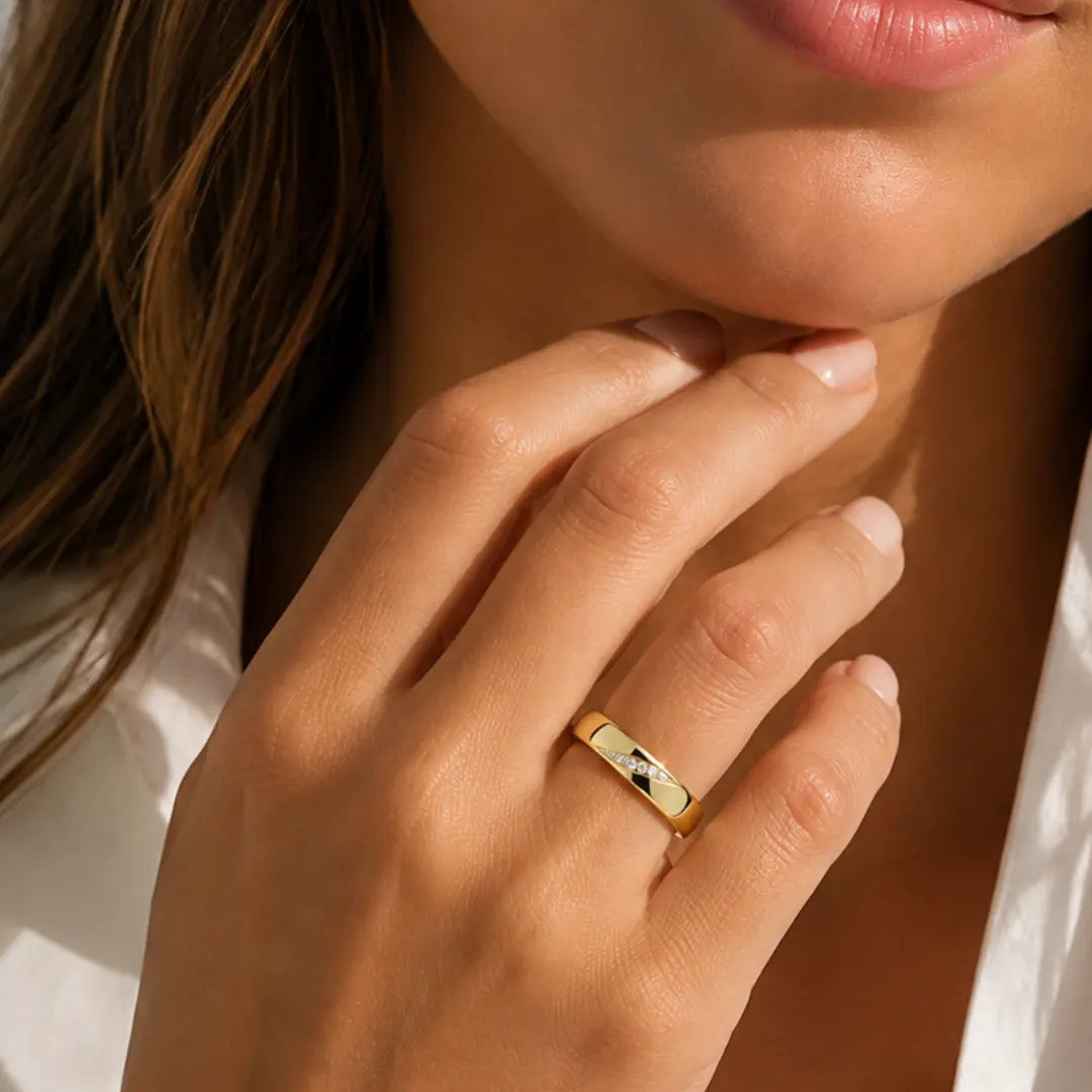 8 Karat Golden Bold Ring