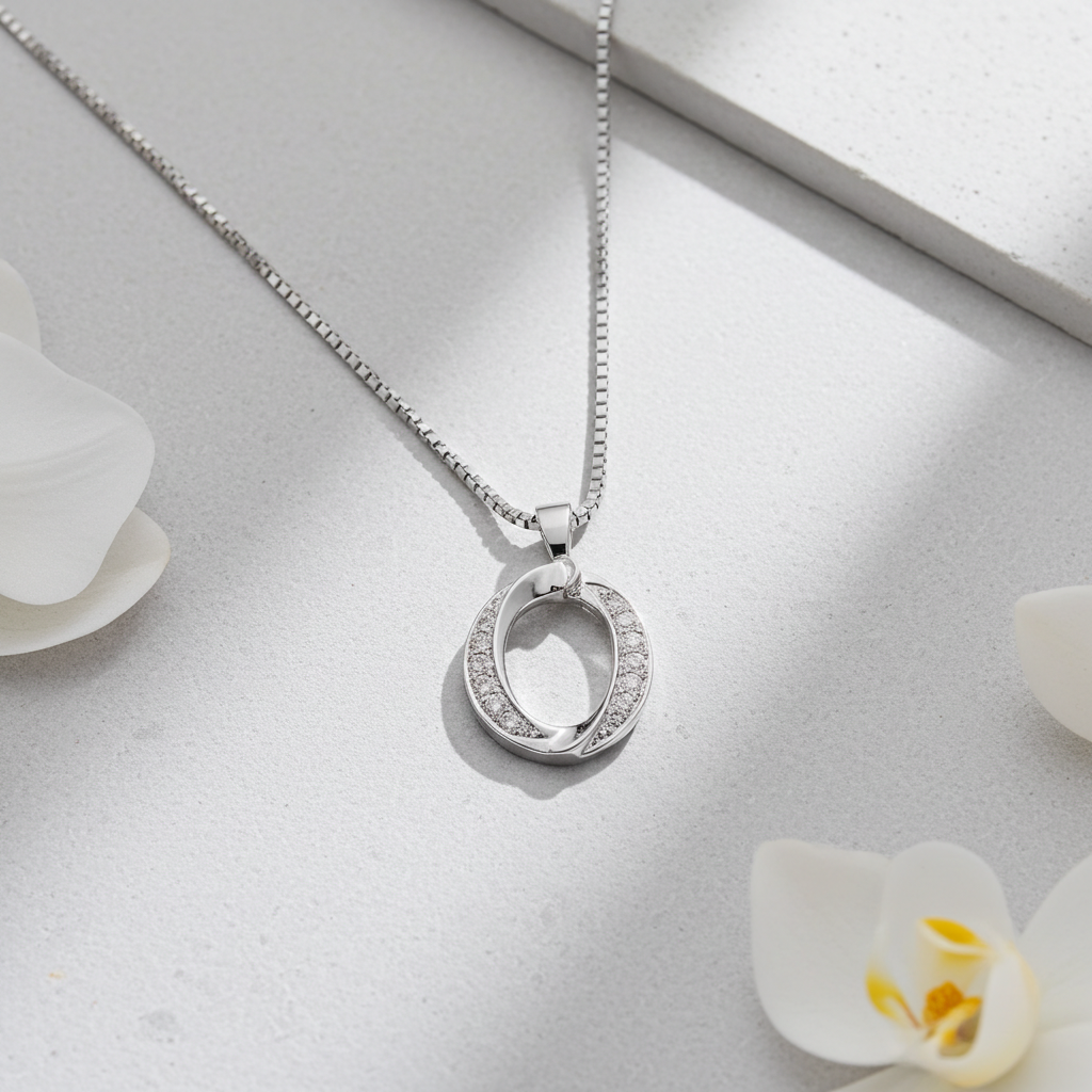 14 Karat Hvidgulds Abstrakt Cirkel Halskæde