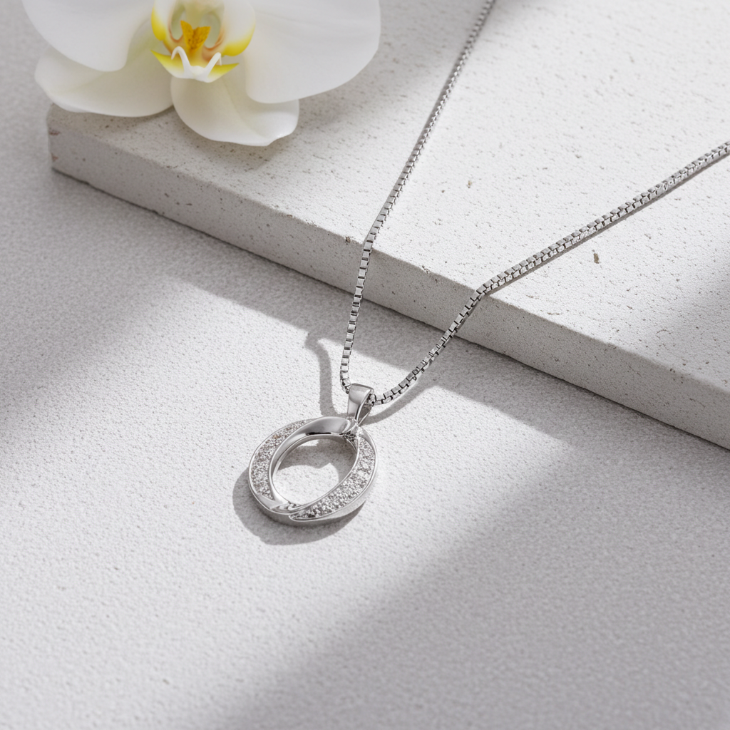 14 Karat Hvidgulds Abstrakt Cirkel Halskæde