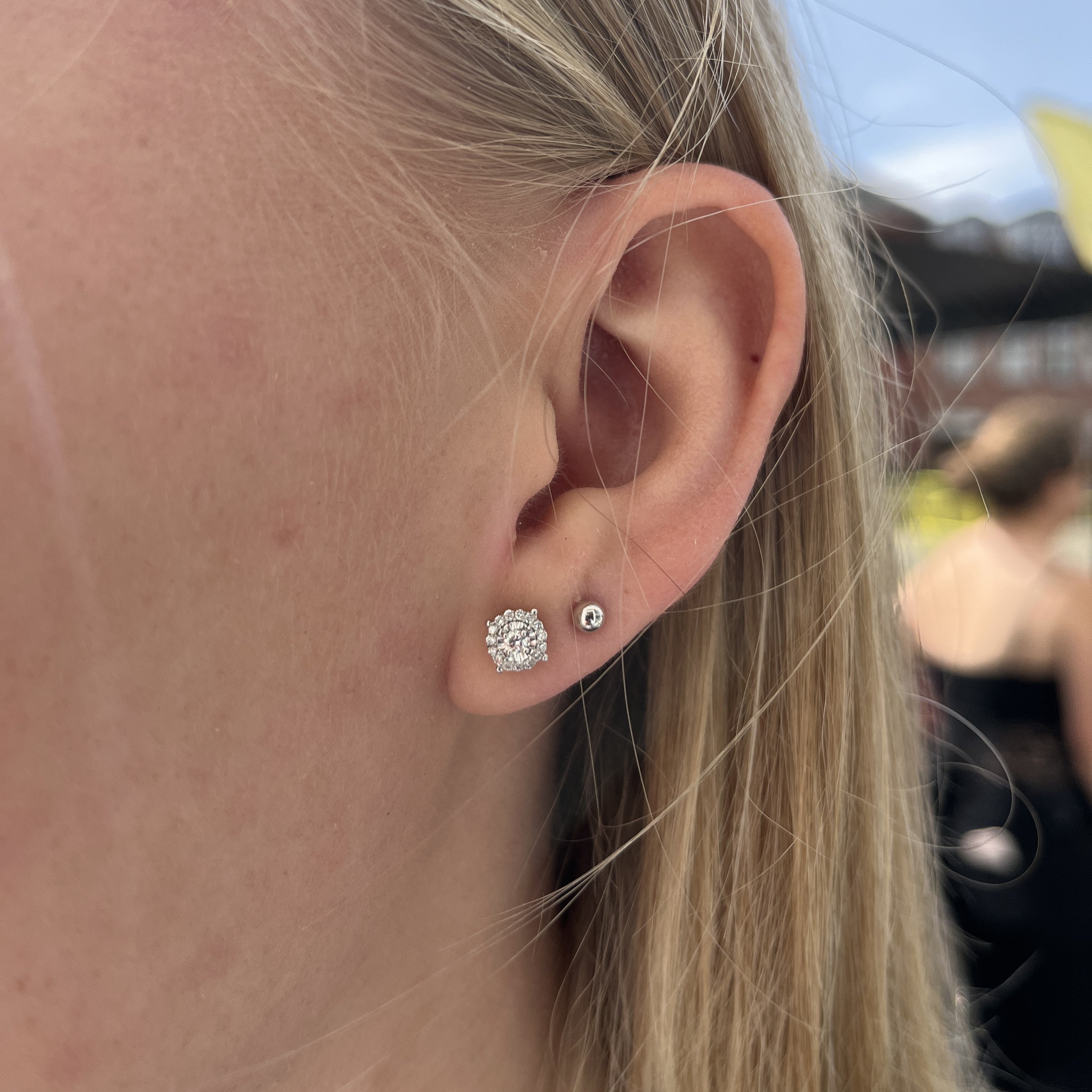 14 Karat Hvidgulds Roset Brillant Ørestikker