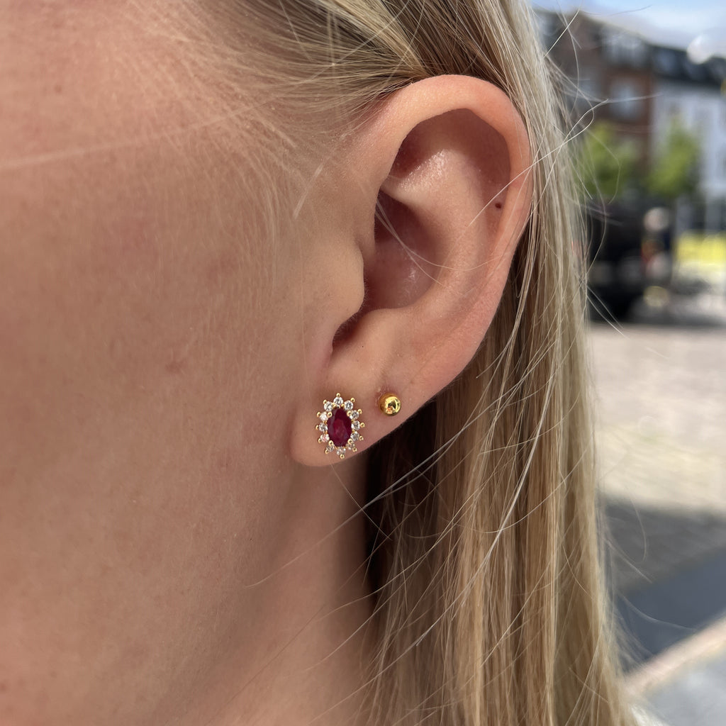 14 Karat Rubin Ørestikker