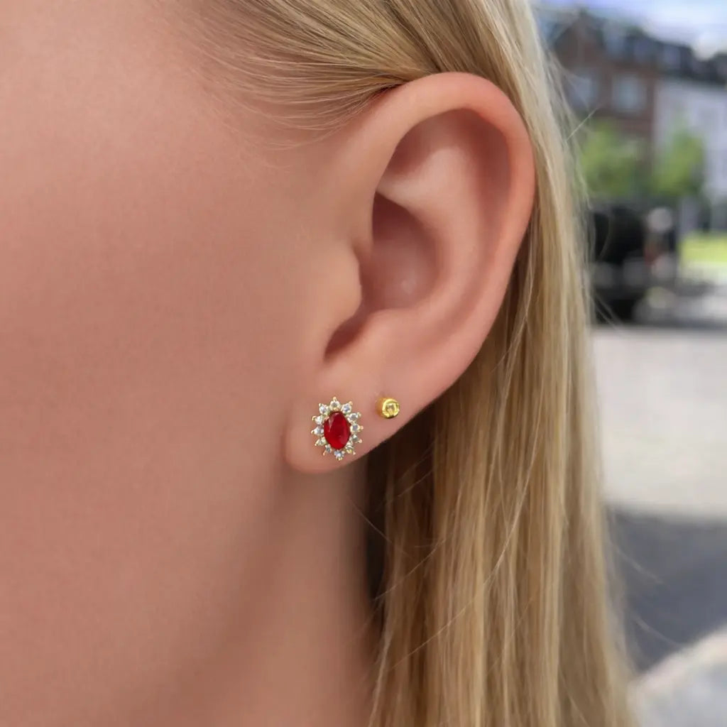 14 Karat Rubin Ørestikker