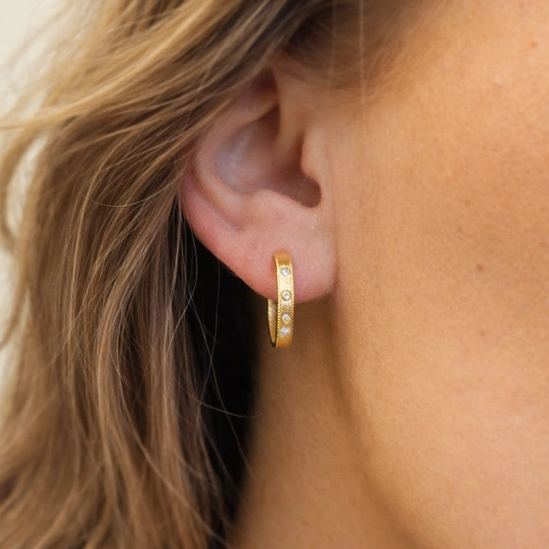 14 Karat Mat Brillant Creoler