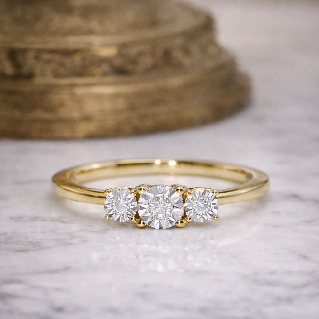 14 Karat Tre-stens Ring
