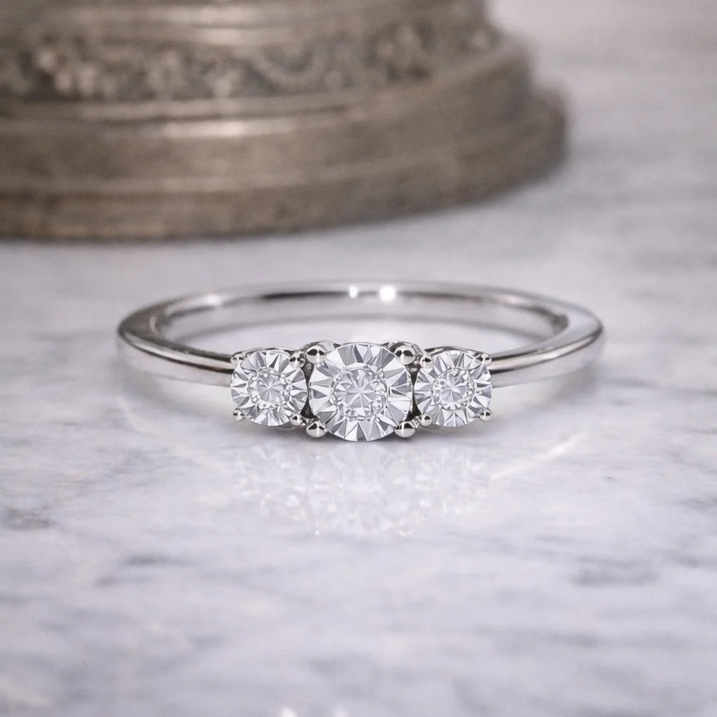 14 Karat Hvidguld Tre-stens Ring