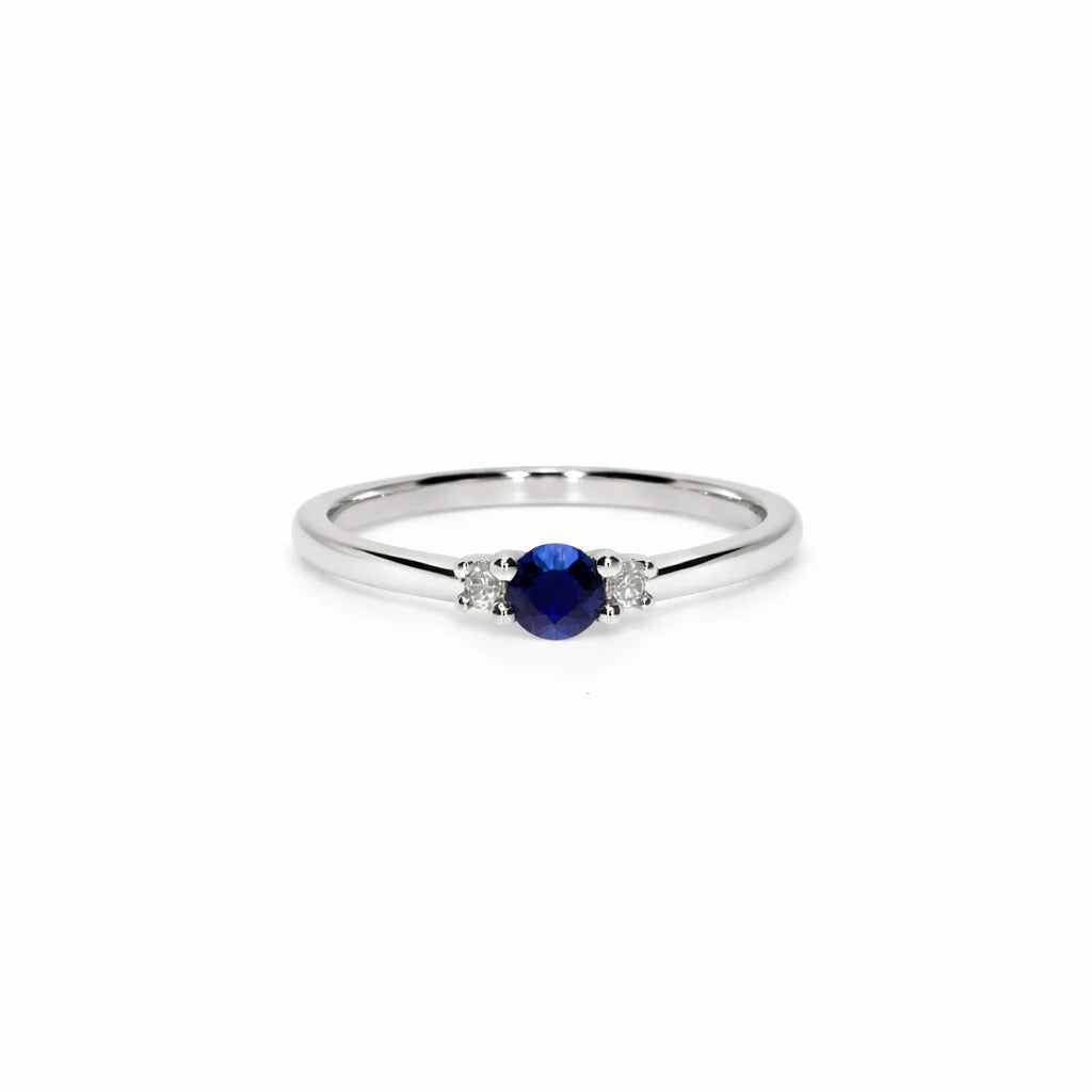 14 Karat Hvidguld Tre-stens Blå Safir Ring