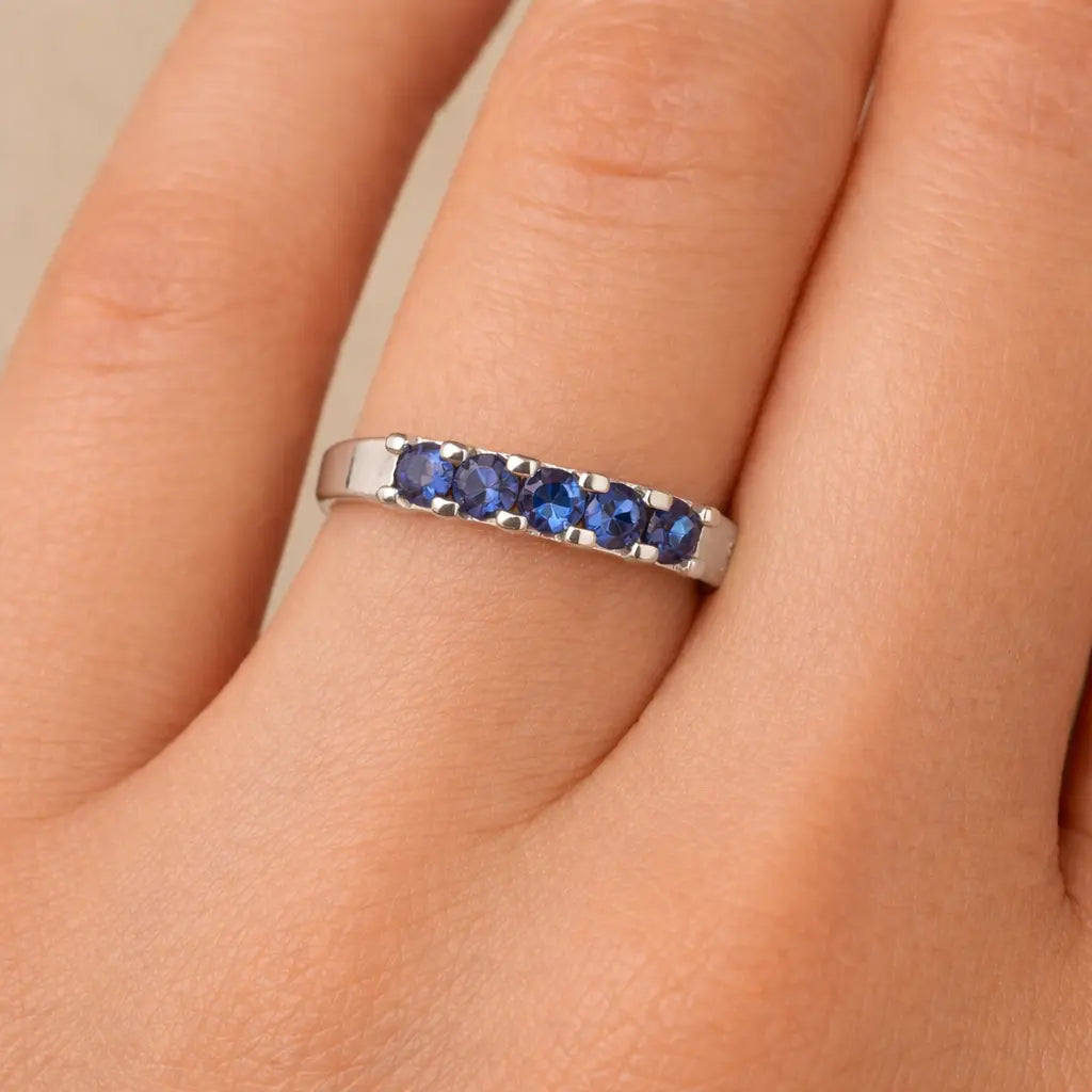 14 Karat Hvidgulds Safir Alliancering