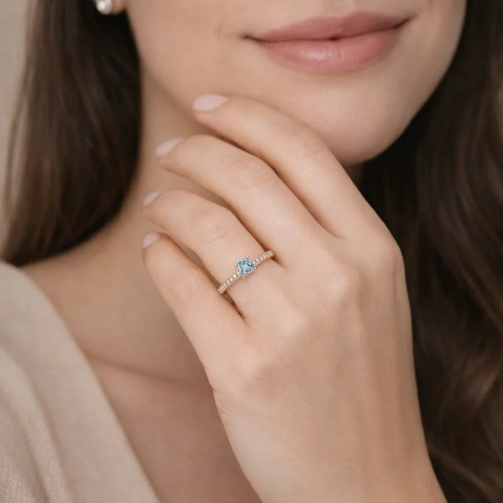 14 Karat Topas Solitaire Ring