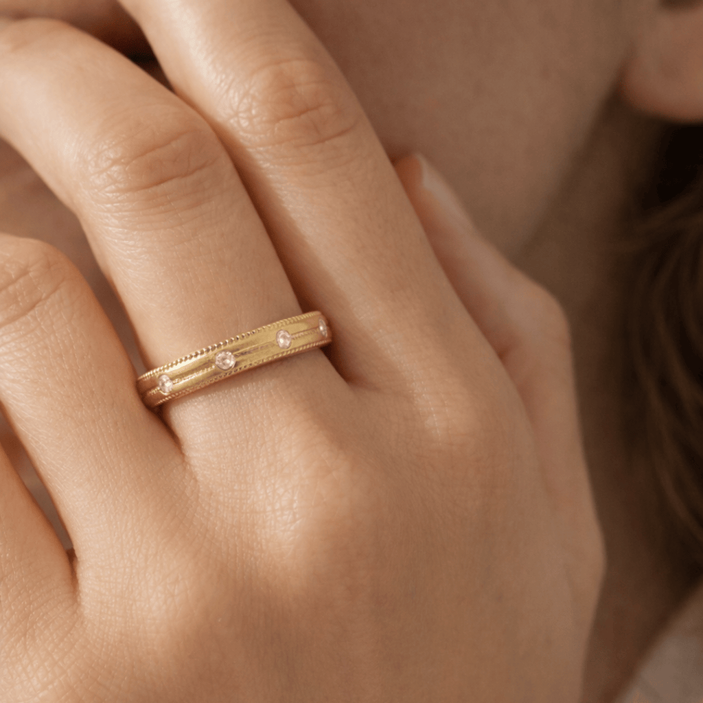 14kr guldring med diamanter