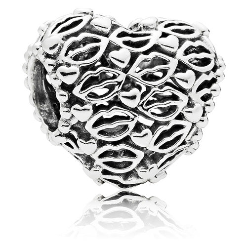 Kærlighed og Kys Charm