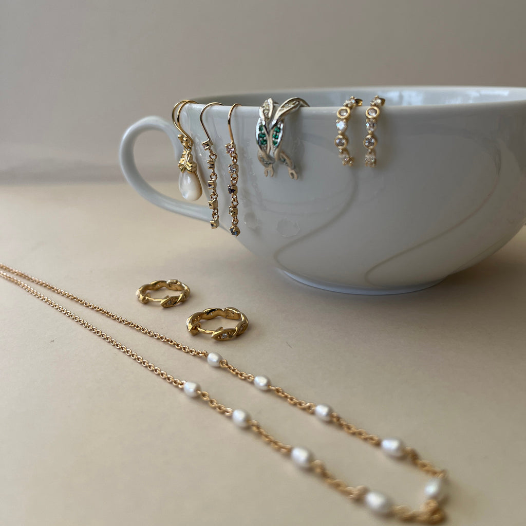 Forgyldt Dråbeformet Perlemor Ørehænger