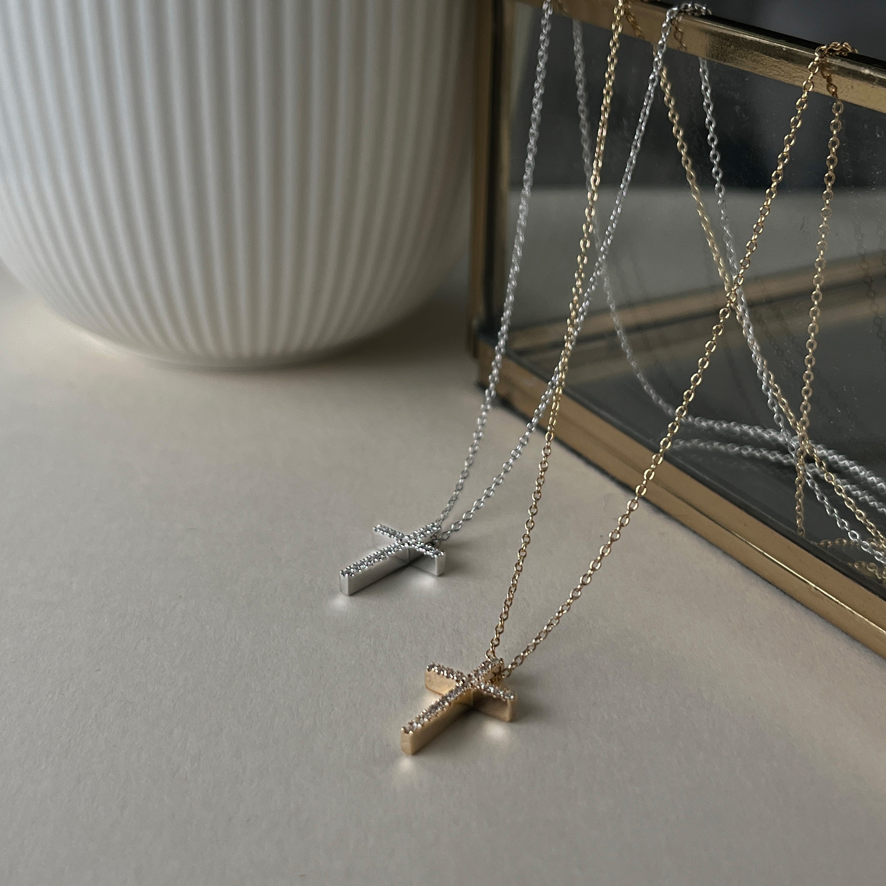14 Karat Hvidguld Brillant Kors Vedhæng
