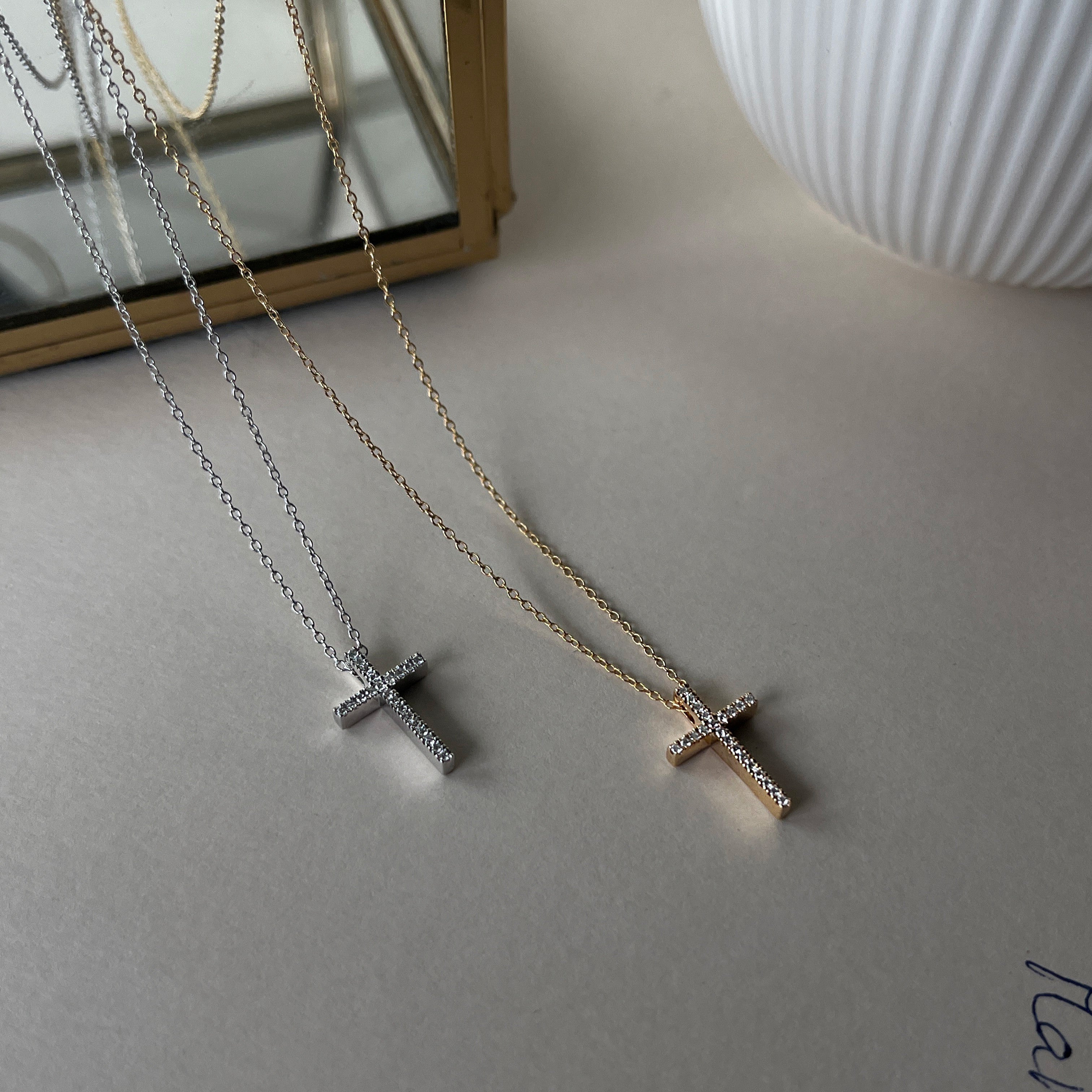 14 Karat Hvidguld Brillant Kors Vedhæng