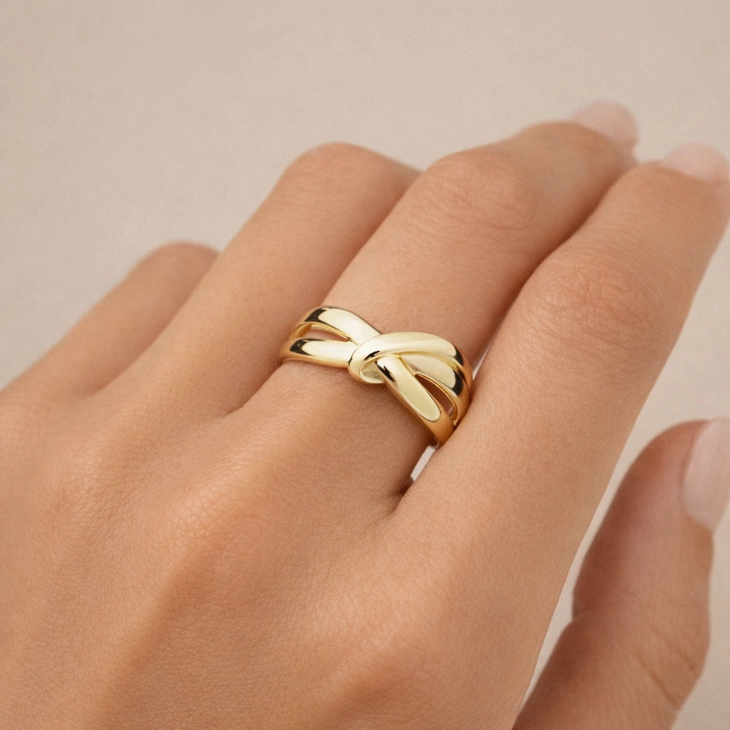 8 Karat Twist Ring