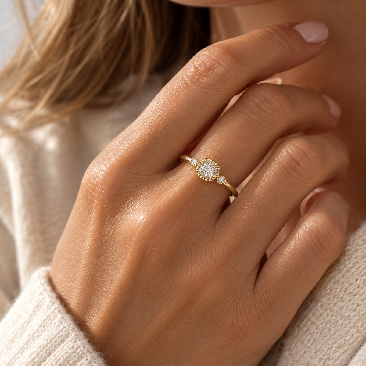 Celina – forgyldt ring med tre kubiske zirkoner