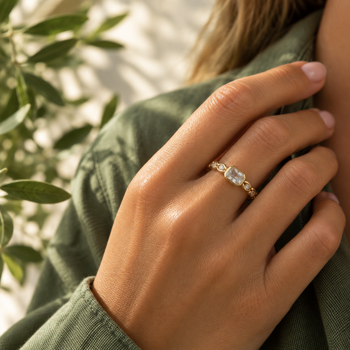 Isabella –  Ring med firkantet sten