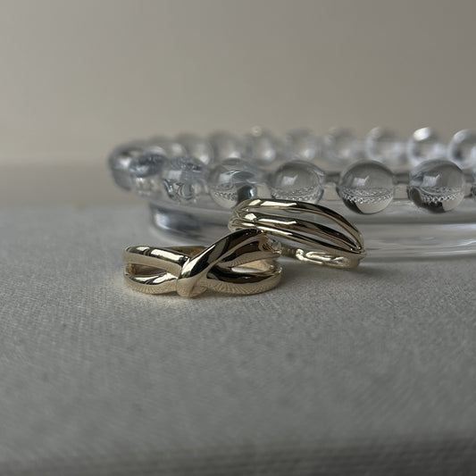 8 Karat Twist Ring