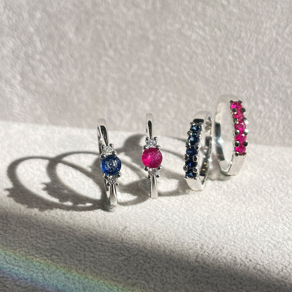14 Karat Hvidguld Tre-stens Safir Ring