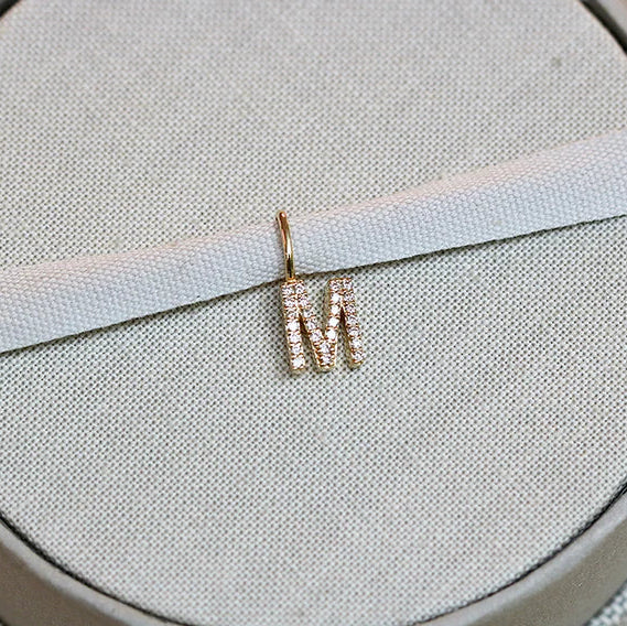 My M diamant vedhæng - 18kt Rødguld