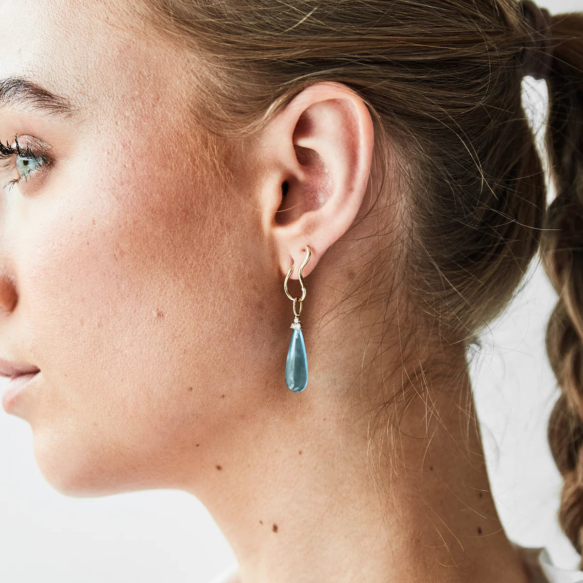 Fryd Sky Blue vedhæng - 18kt Rødguld