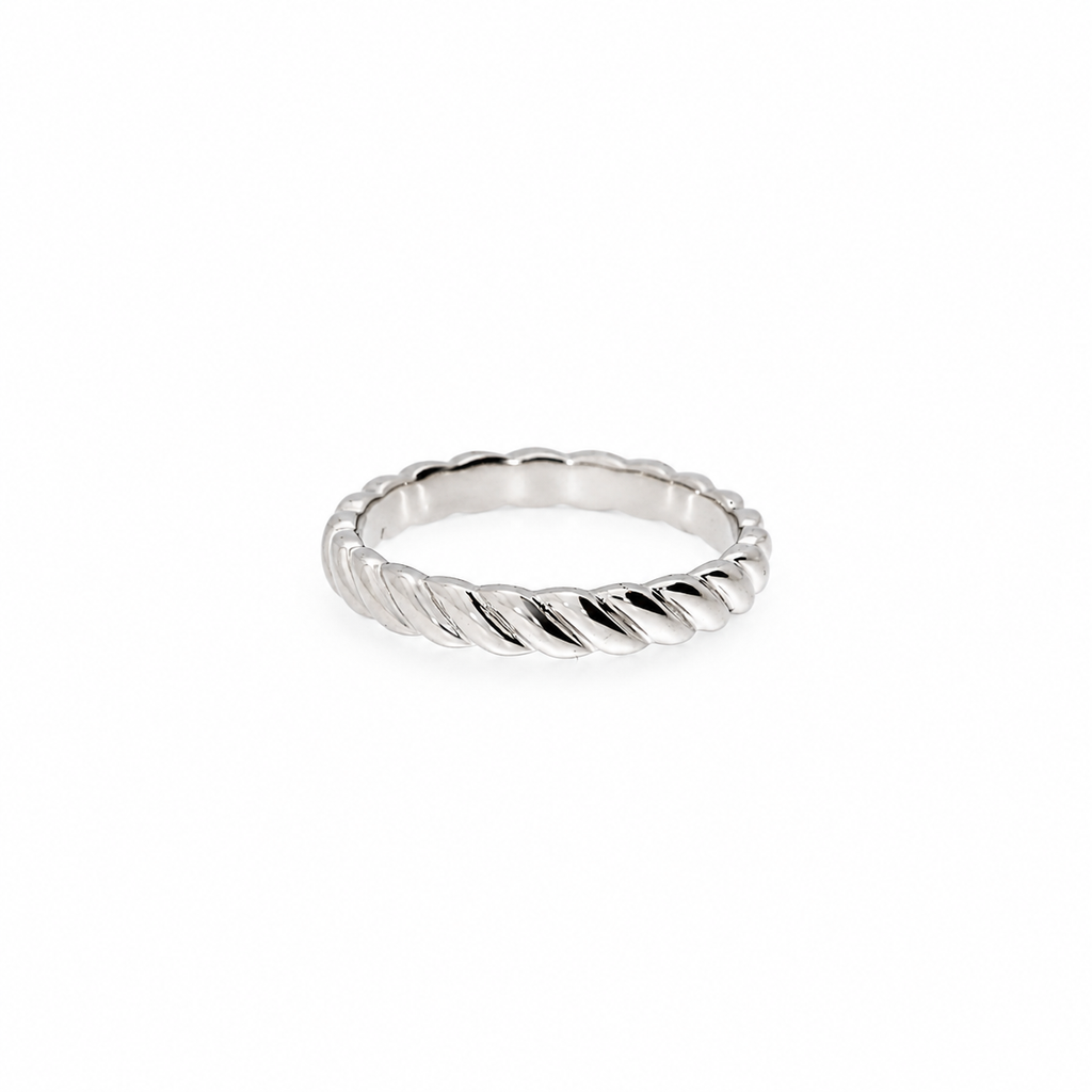 Sofia – elegant sølvring med snoet design