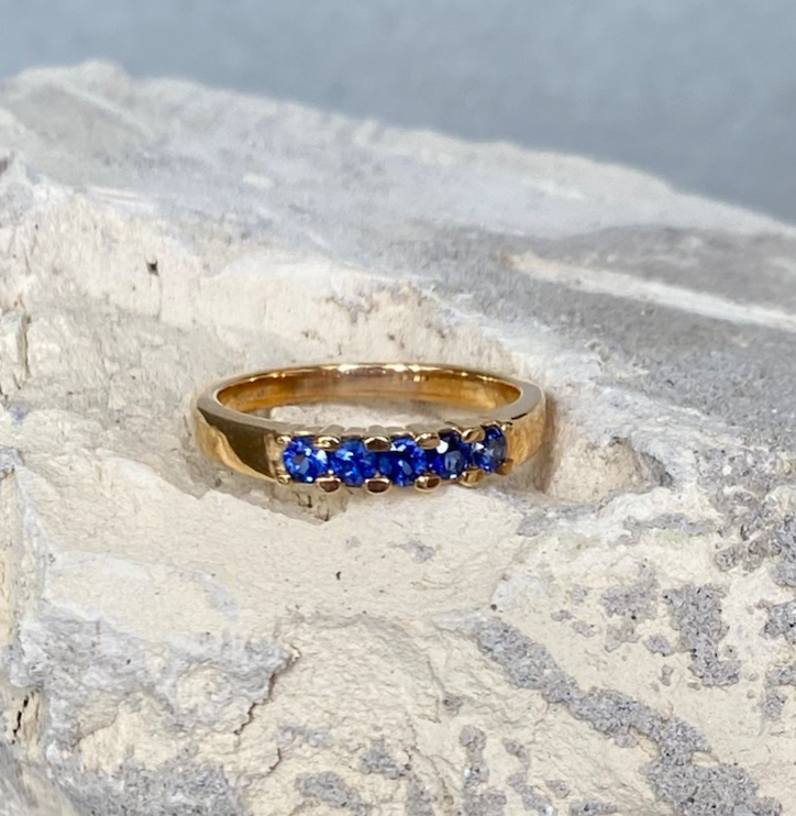 14 Karat Safir Alliancering