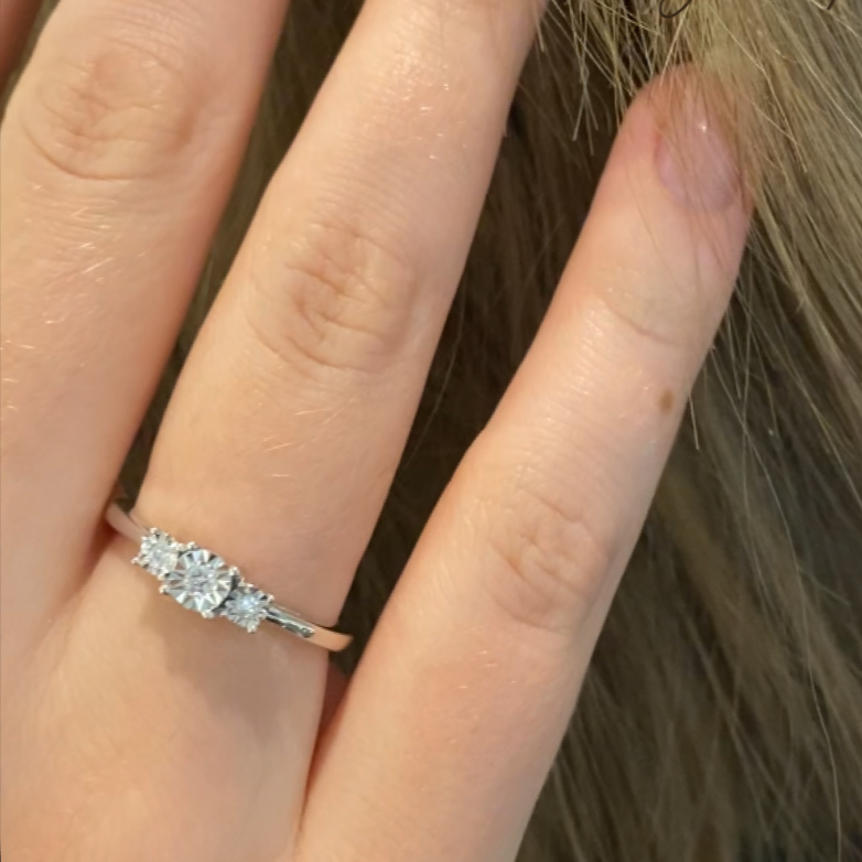 14 Karat Hvidguld Tre-stens Ring