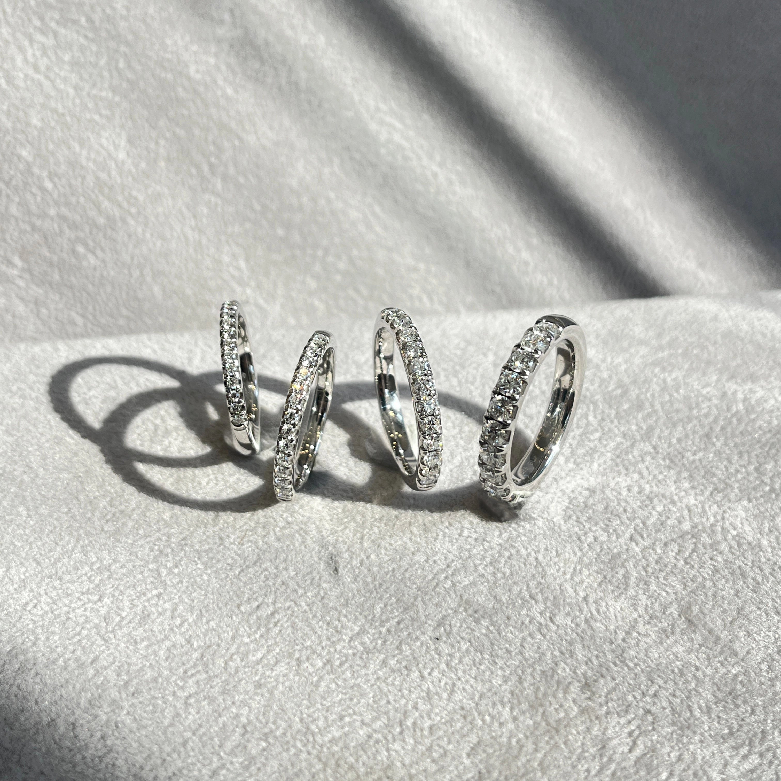 14 Karat Hvidguld Alliancering 0,16 ct.