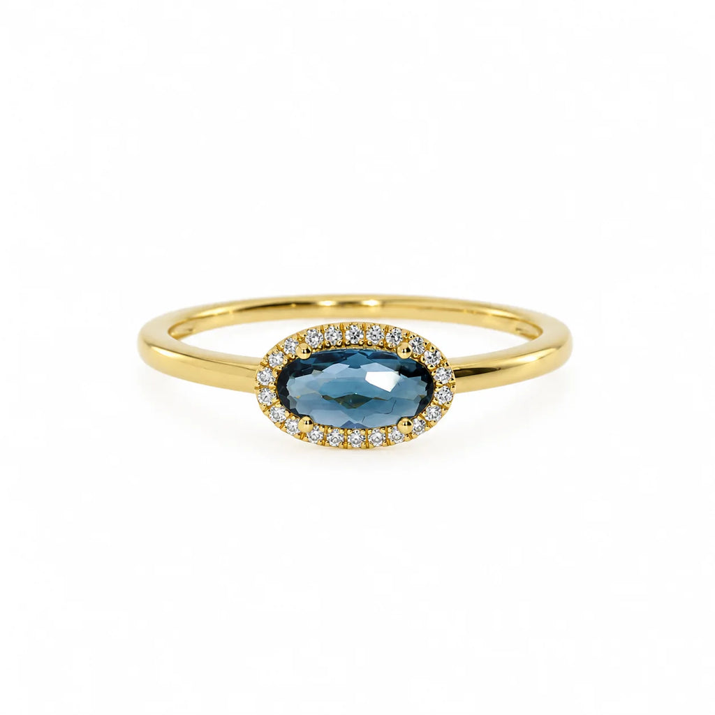 Aurelia – Elegant ring i 14 karat guld med London Blue Topas og diamanter