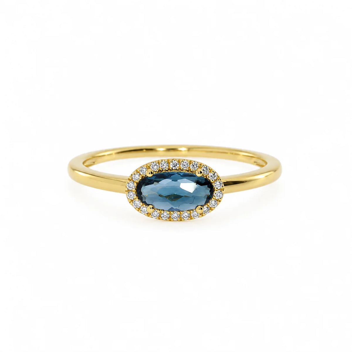Aurelia – Elegant ring i 14 karat guld med London Blue Topas og diamanter